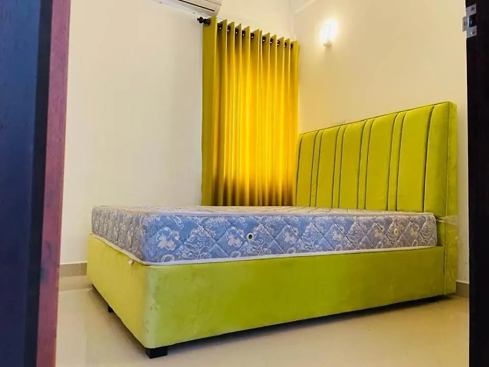 Aeonsky 7 Negombo Browns Beach Apartment