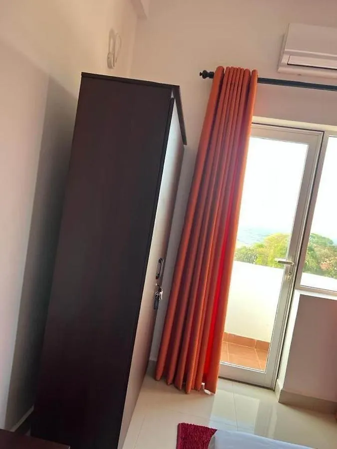 Aeonsky 7 Negombo Browns Beach Apartment