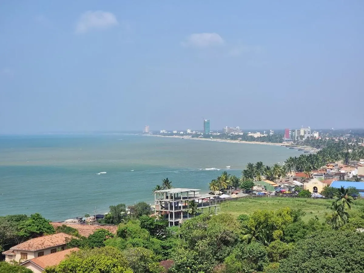 Aeonsky 7 Negombo Browns Beach Apartment