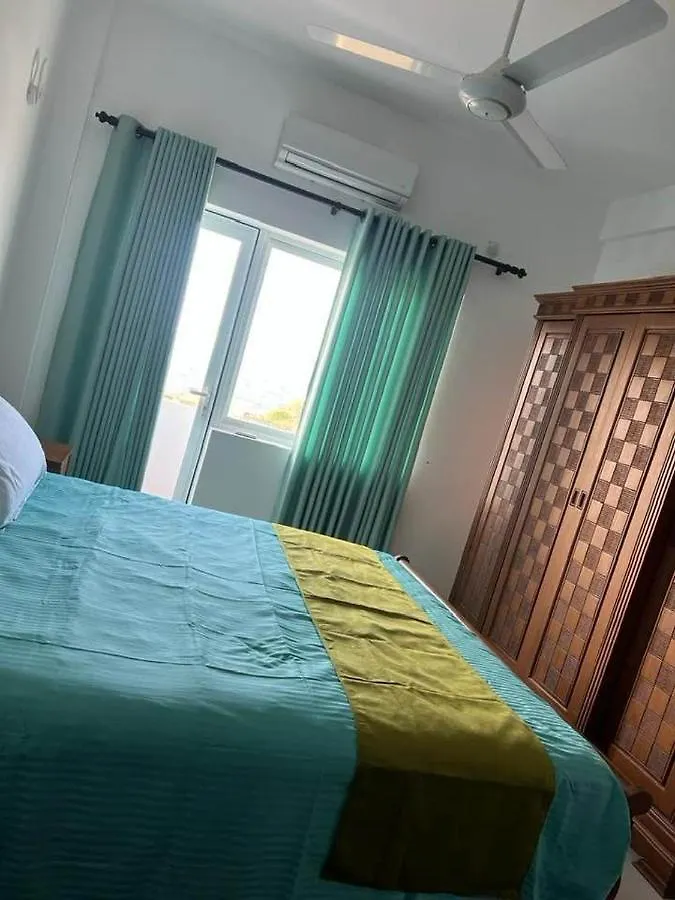 Aeonsky 7 Negombo Browns Beach Apartment